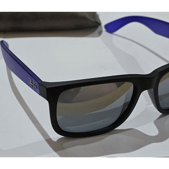 Ray-Ban Sunglasses Black with Blue Arms Justin Style NIB - Picture 2 of 9